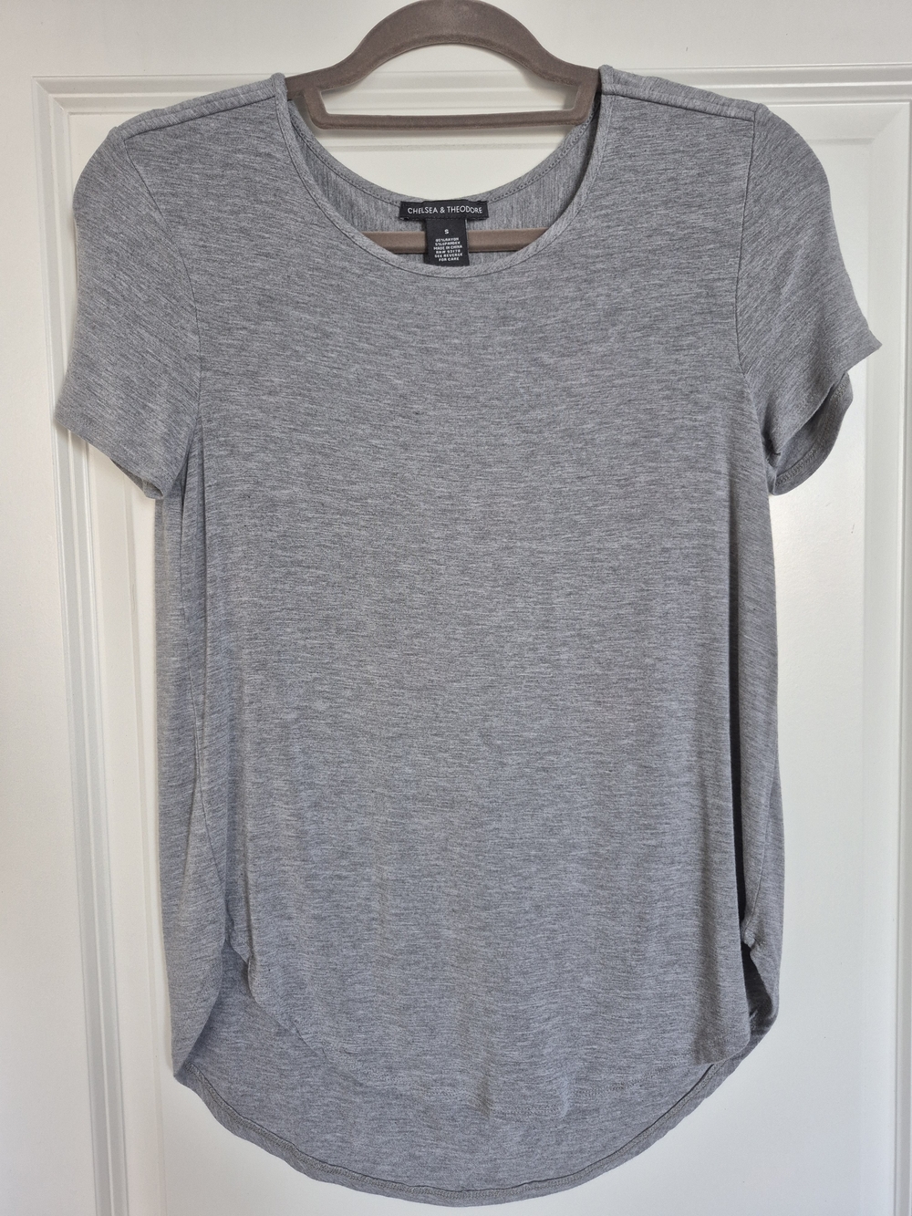 Chelsea & Theodore Light Heather Gray Short Sleeve Crewneck Tee